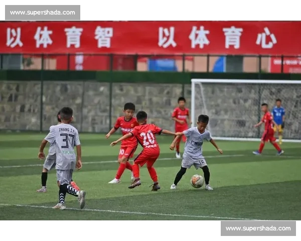 以足球青训为核心推动校园与职业体系协同发展的新路径中国长期实践探索